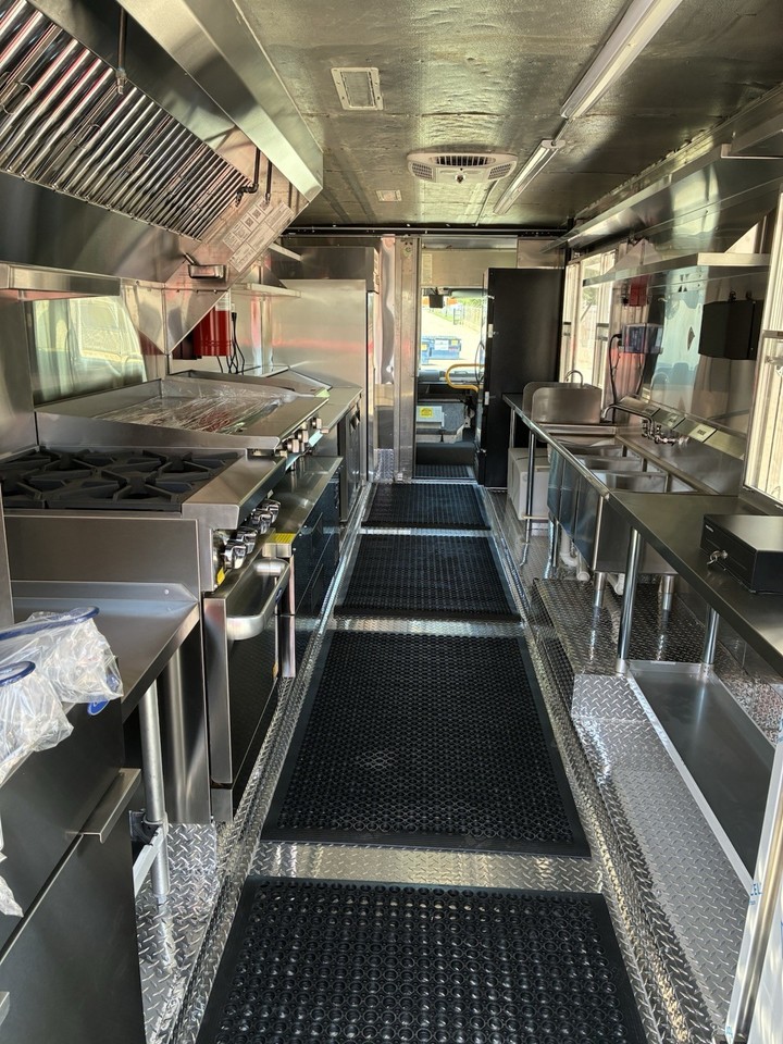 2025 Brand New Food Truck Kitchen on 2012 Ford Gas Truck – Automatic, 104,000 Miles - Image 5