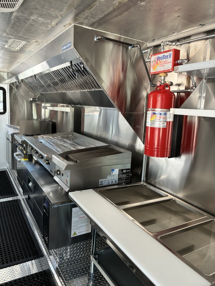 2025 Brand New Food Truck Kitchen on 2012 Ford Gas Truck – Automatic, 104,000 Miles - Image 12