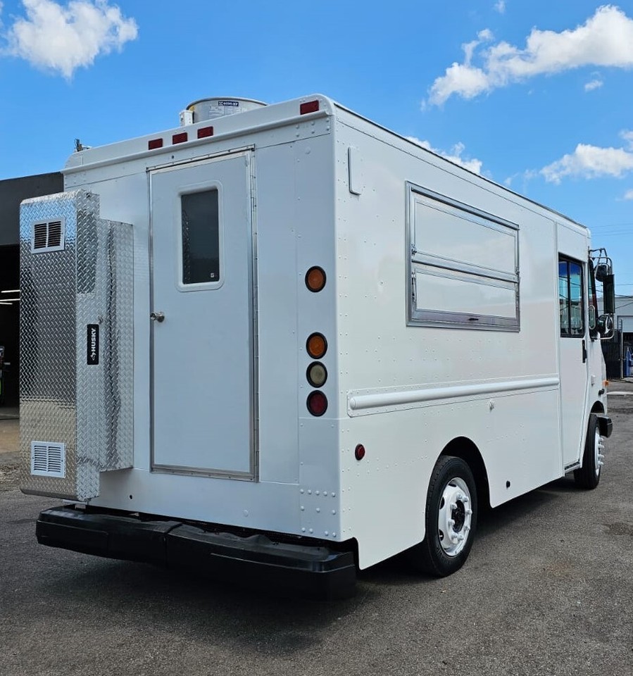21ft Fully Equipped Food Truck with Brand New Custom Kitchen – Turnkey Mobile Kitchen - Image 2