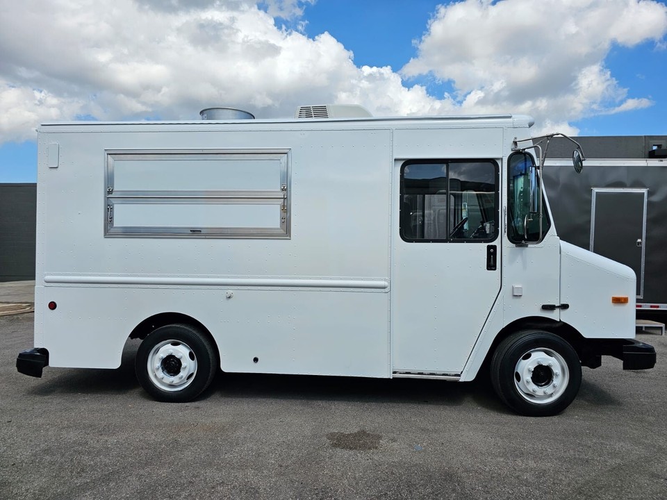 21ft Fully Equipped Food Truck with Brand New Custom Kitchen – Turnkey Mobile Kitchen