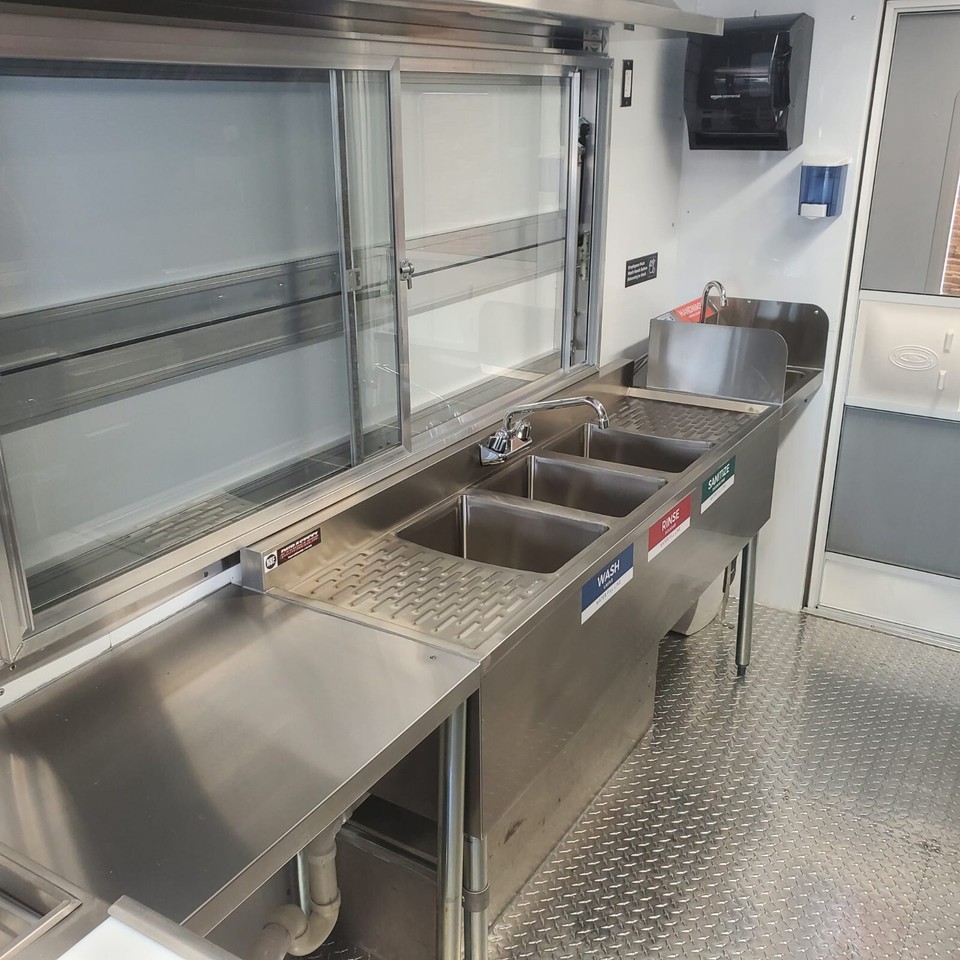 21ft Fully Equipped Food Truck with Brand New Custom Kitchen – Turnkey Mobile Kitchen - Image 11