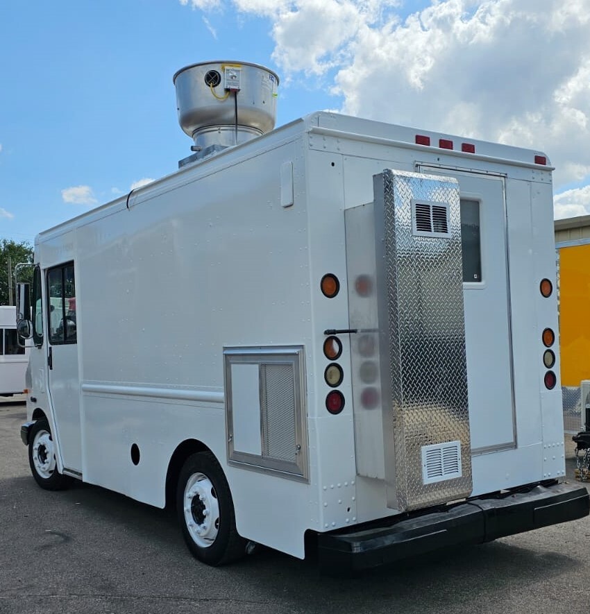 21ft Fully Equipped Food Truck with Brand New Custom Kitchen – Turnkey Mobile Kitchen - Image 4
